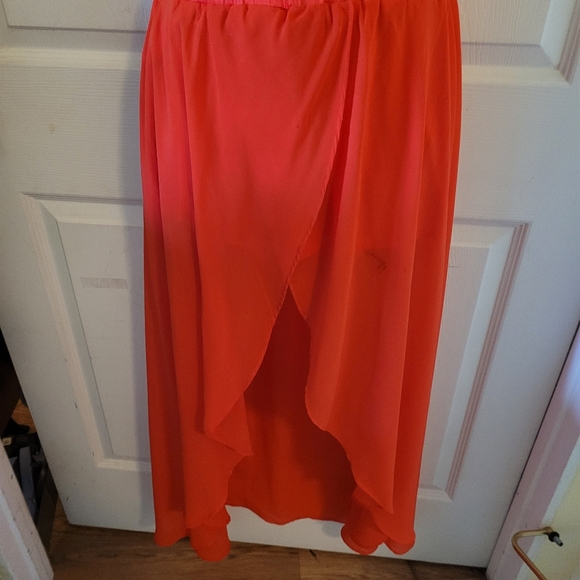Red tulip skirt - Picture 2 of 6